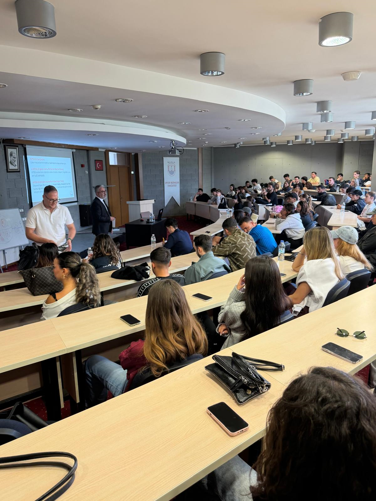 Spor Bilimleri Fakültesi Öğrencilerine Yönelik Sınavlara Hazırlık Semineri Düzenlendi