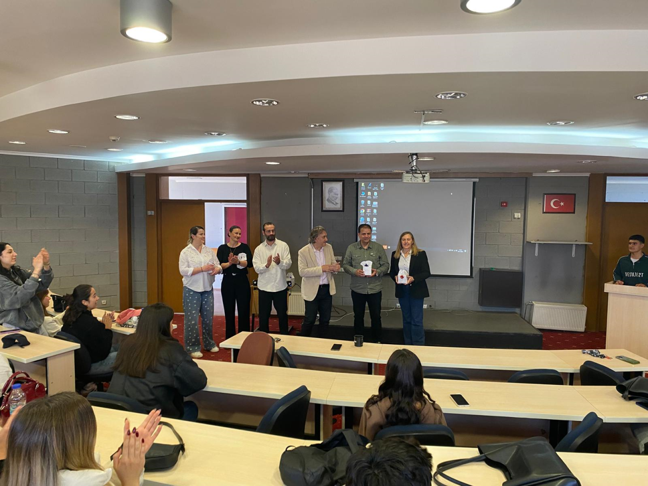 Fakültemizde 24 Kasım Öğretmenler Günü Kutlama Programı Gerçekleştirildi