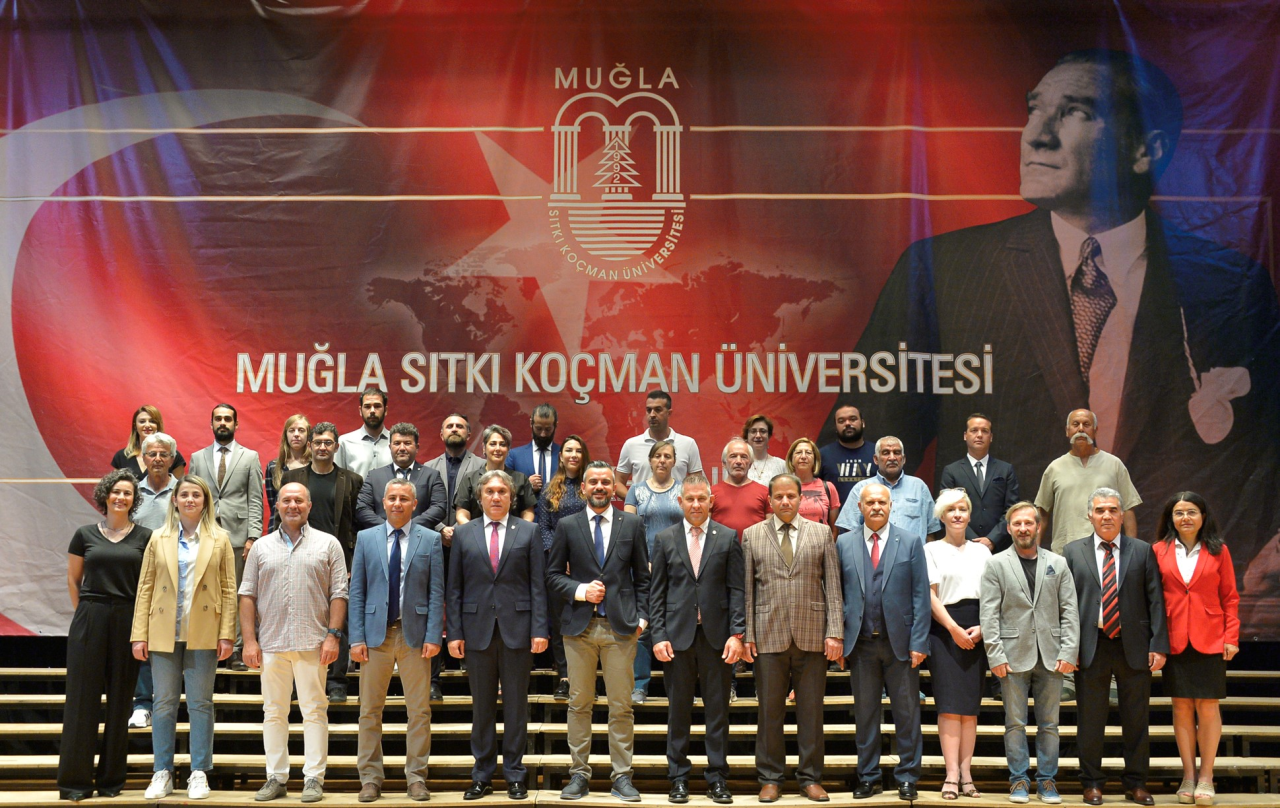 MSKÜ 30. Yılı Kapsamında Spor Bilimleri Fakültesi Aile Fotoğraf Çekimi Gerçekleştirildi