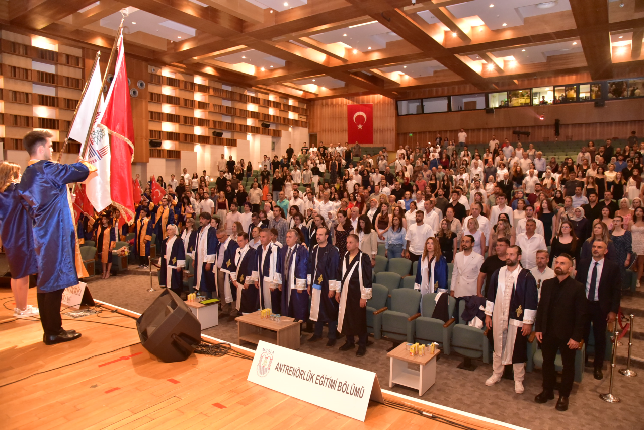 Spor Bilimleri Fakültesi’nde Mezuniyet Coşkusu