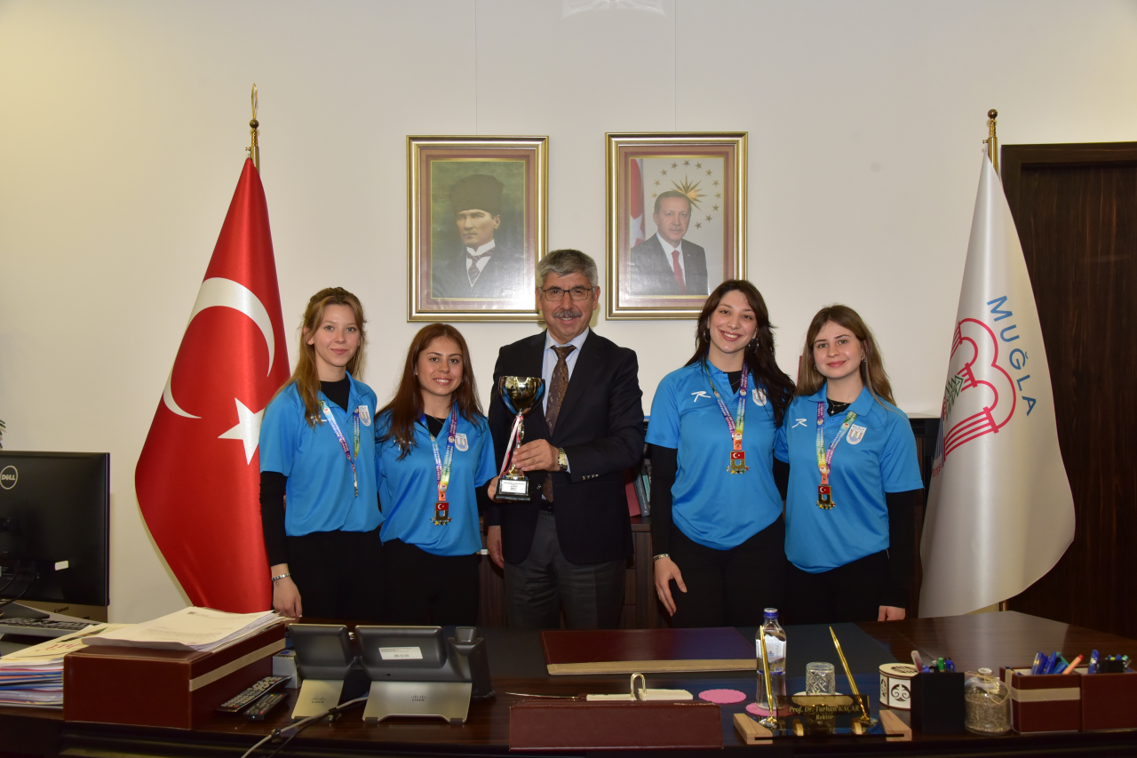 Rektör Kaçar, Türkiye Şampiyonu Okçuları Makamında Ağırladı