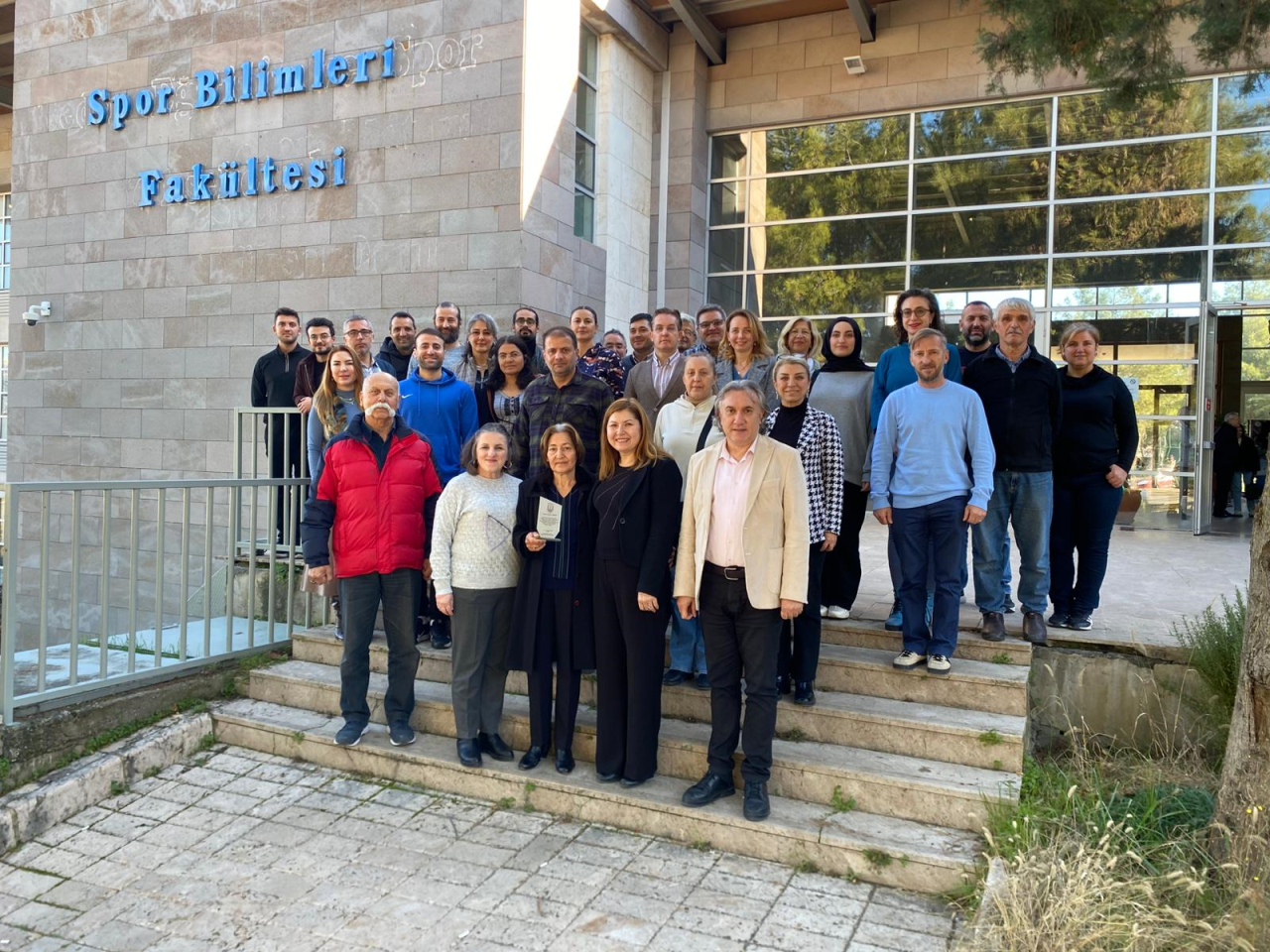 Emekliye Ayrılan İdari Personelimize Teşekkür Mesajı