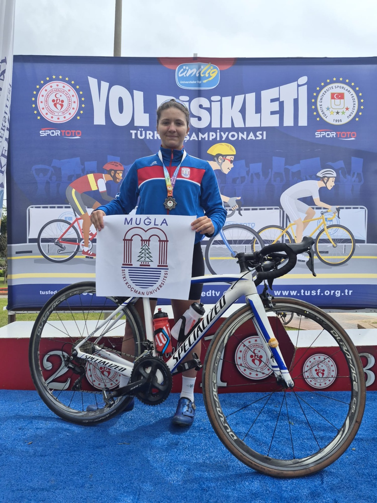 Öğrencimiz Ekin Ereke’den Ünilig Dağ ve Yol Bisikleti Türkiye Şampiyonası’nda Çifte Başarı