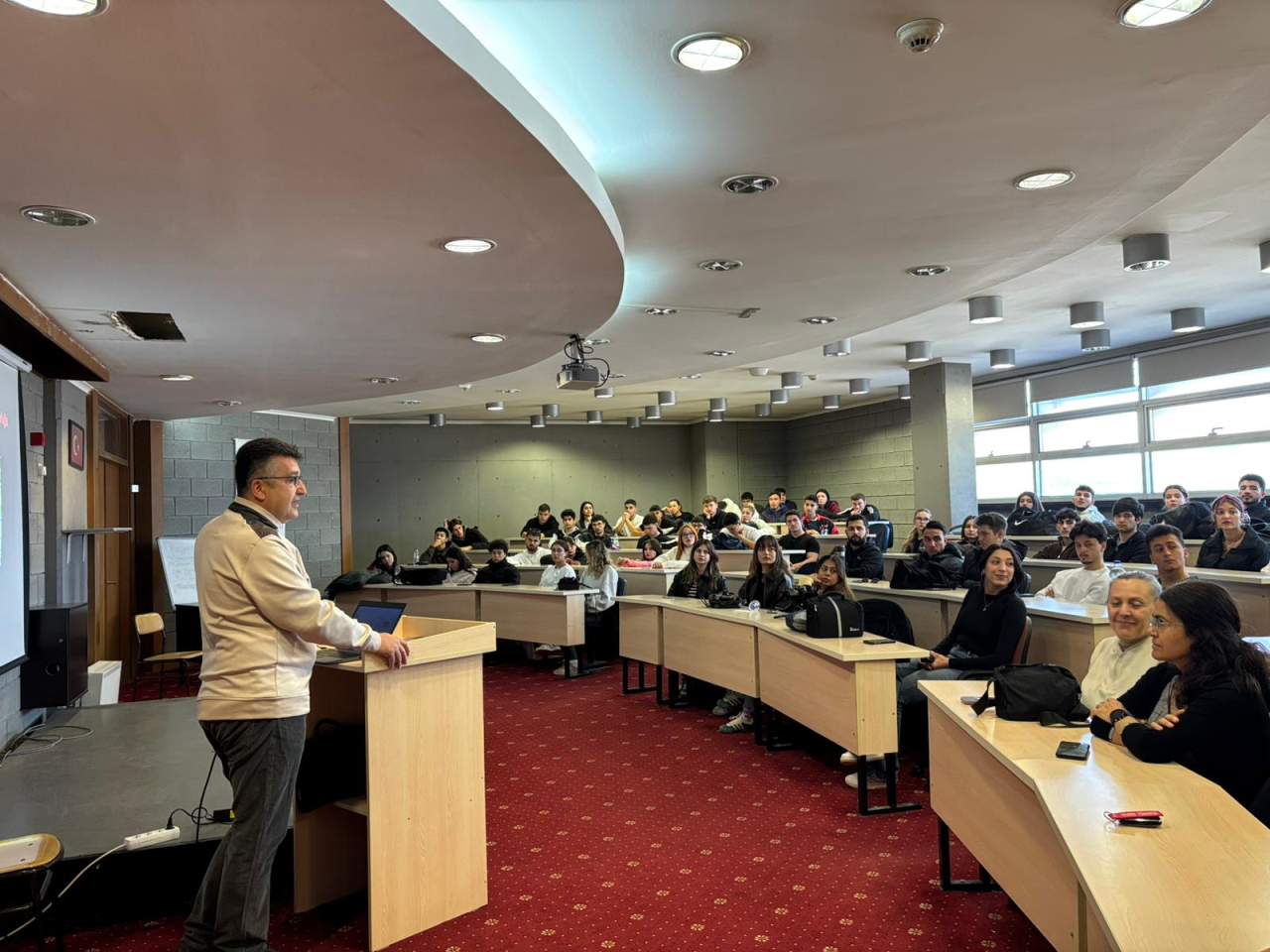 Fakültemizde “Okçulukta Altına Doğru” Semineri Gerçekleştirildi