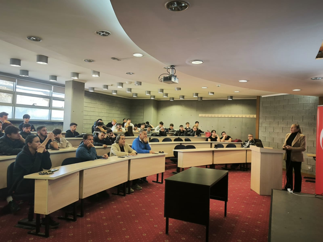 Spor Bilimleri Fakültesi’nde “Davranışsal Bağımlılıkla Mücadele” Semineri Düzenlendi