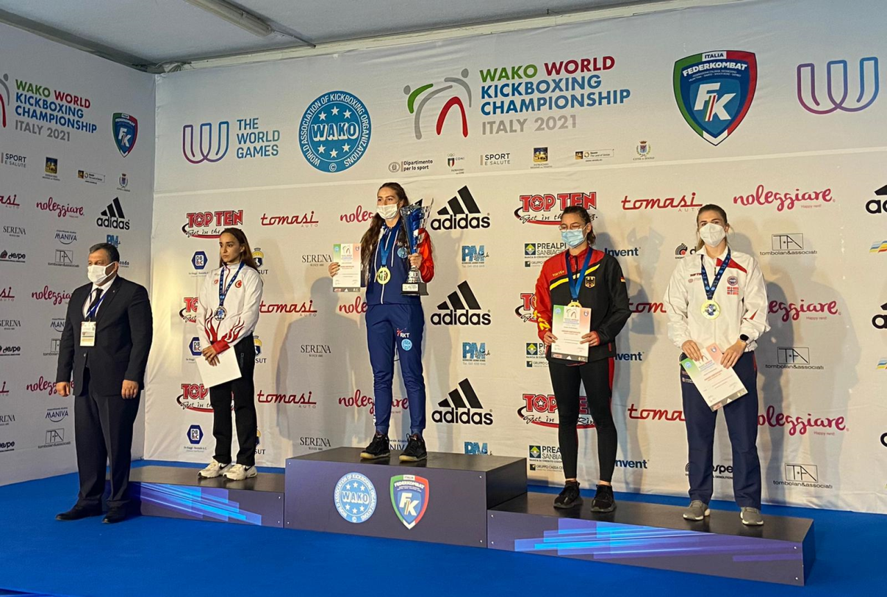 Öğrencimiz Büşra Demirayak Dünya Şampiyonasından Madalya İle Döndü