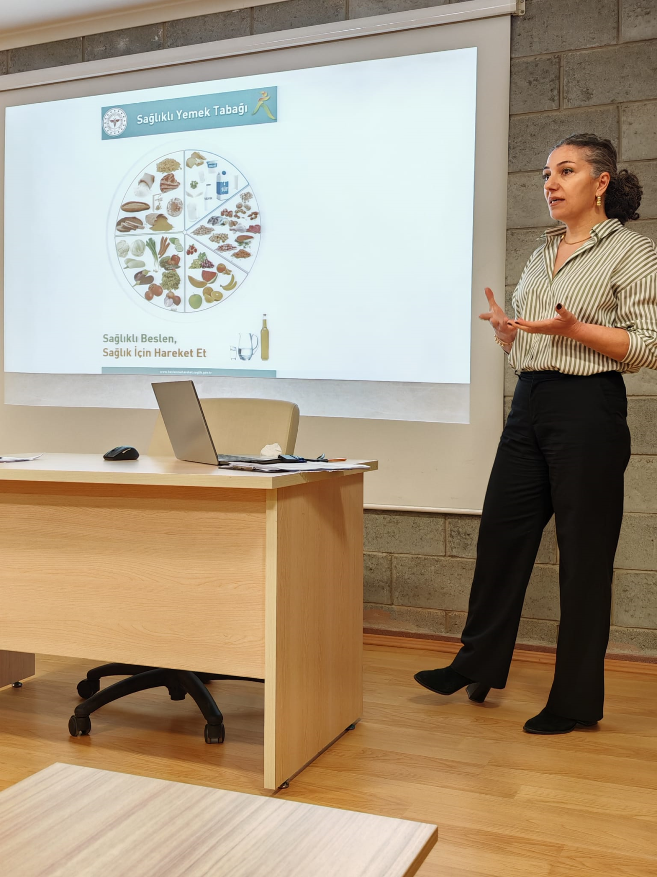 Spor Bilimleri Fakültesi’nde "Sağlıklı Beslenme ve Beden Kompozisyonu" Üzerine Bilgilendirme Semineri