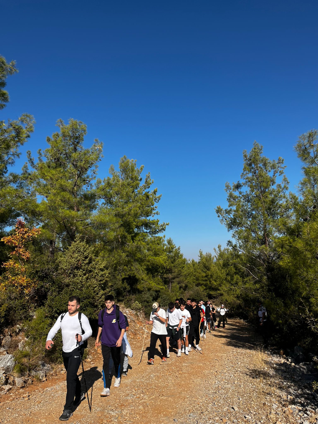 Spor Bilimleri Fakültesi Cumhuriyet Coşkusunu Doğa Yürüyüşü ile Kutladı