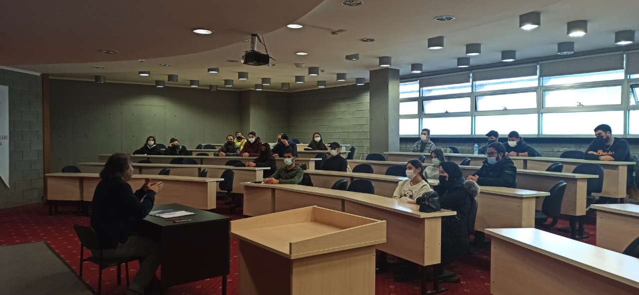 Dekanımız Prof. Dr. Özcan Saygın Spor Bilimleri Fakültesi Öğrencileri İle Bir Araya Geldi