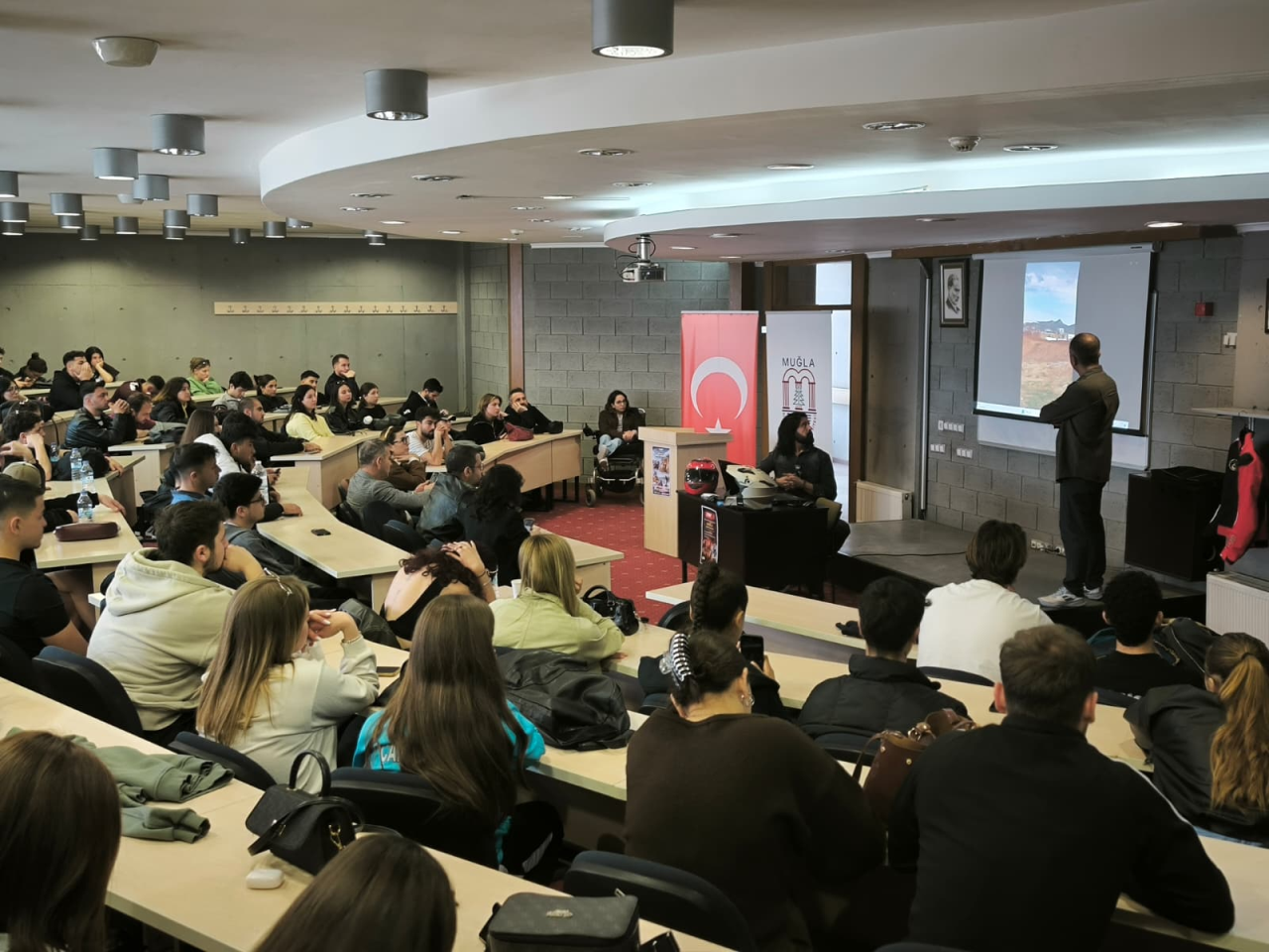 Fakültemizde Motosiklet Antrenörlük ve Hakemlik Semineri Gerçekleştirildi