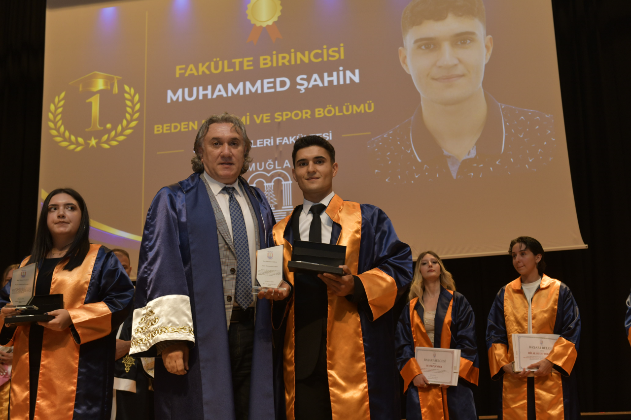 Spor Bilimleri Fakültesi’nde Mezuniyet Coşkusu