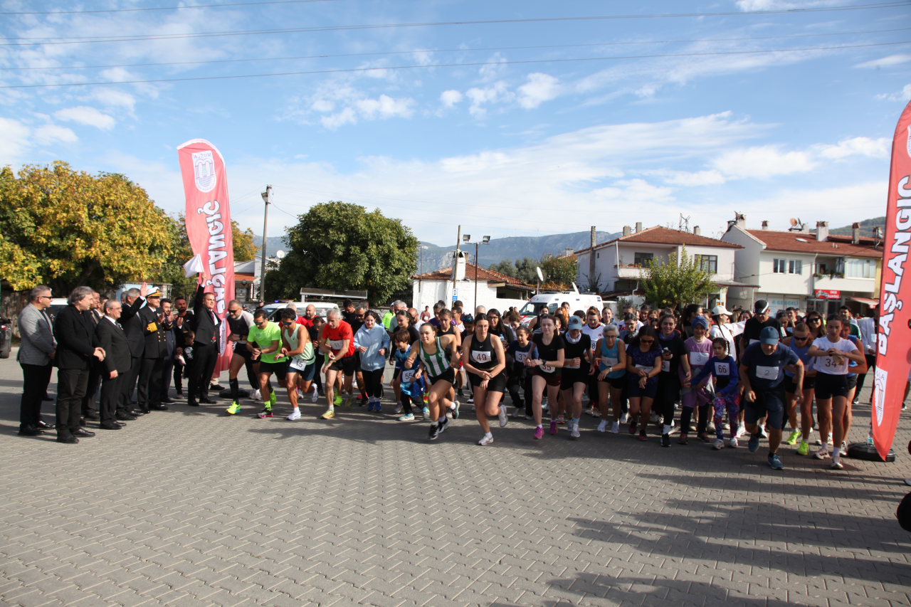 Muğla’da Atatürk’e Saygı Coşkusu: 32. Geleneksel Yol Koşusu Gerçekleştirildi