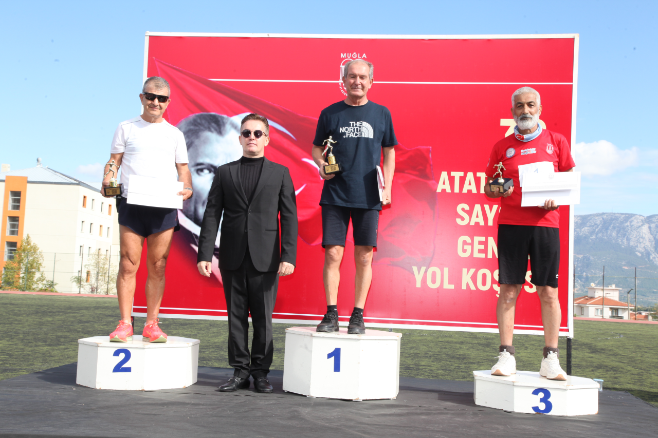 Muğla’da Atatürk’e Saygı Coşkusu: 32. Geleneksel Yol Koşusu Gerçekleştirildi