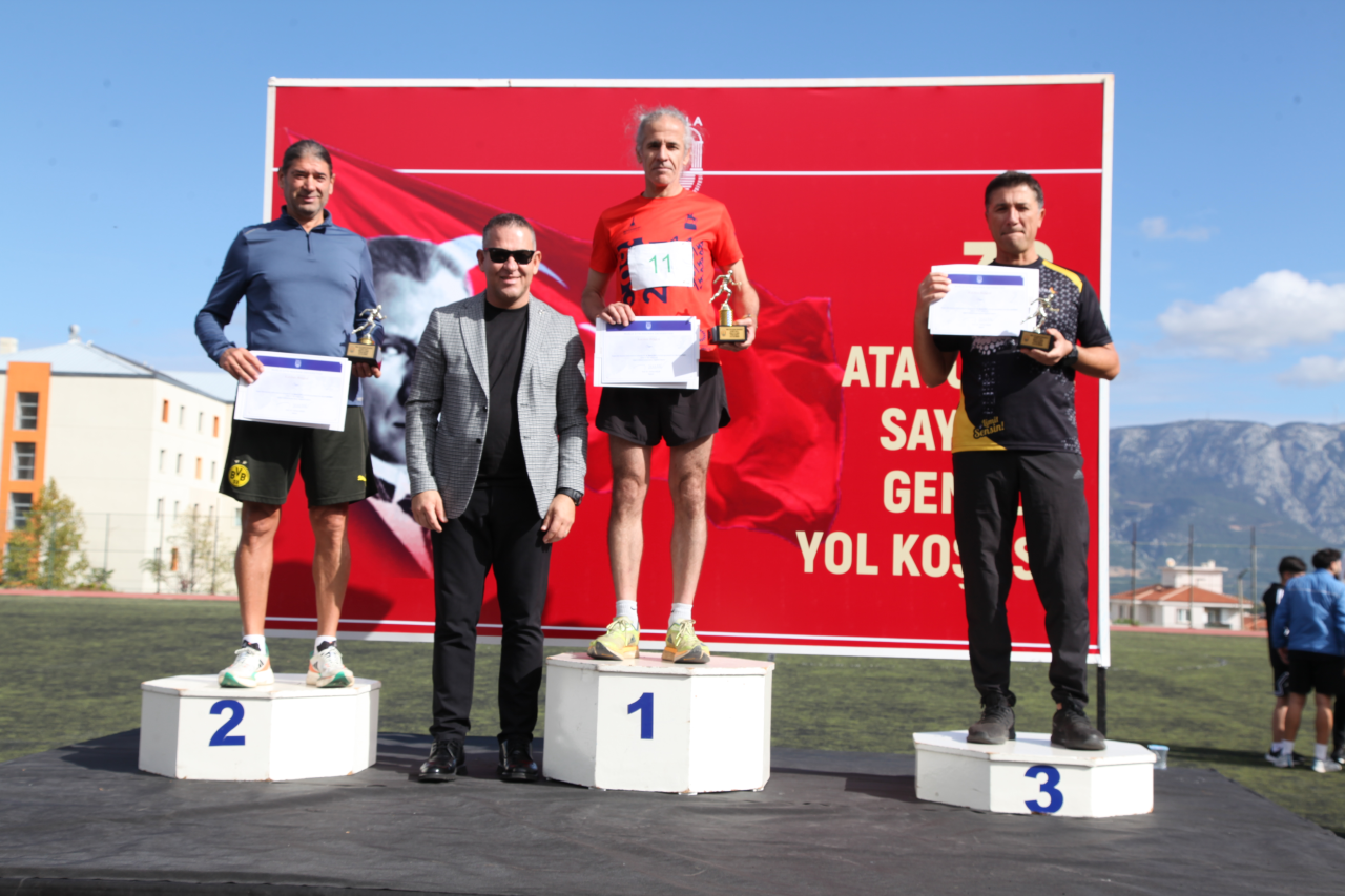 Muğla’da Atatürk’e Saygı Coşkusu: 32. Geleneksel Yol Koşusu Gerçekleştirildi
