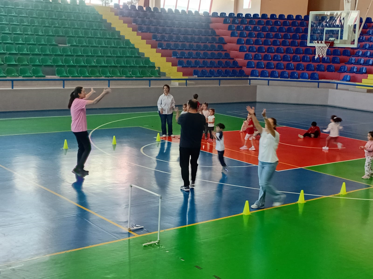  MSKÜ Gündüz Bakımevi Çocukları Spor Salonunda Jimnastik ve Slalomla Eğlendi