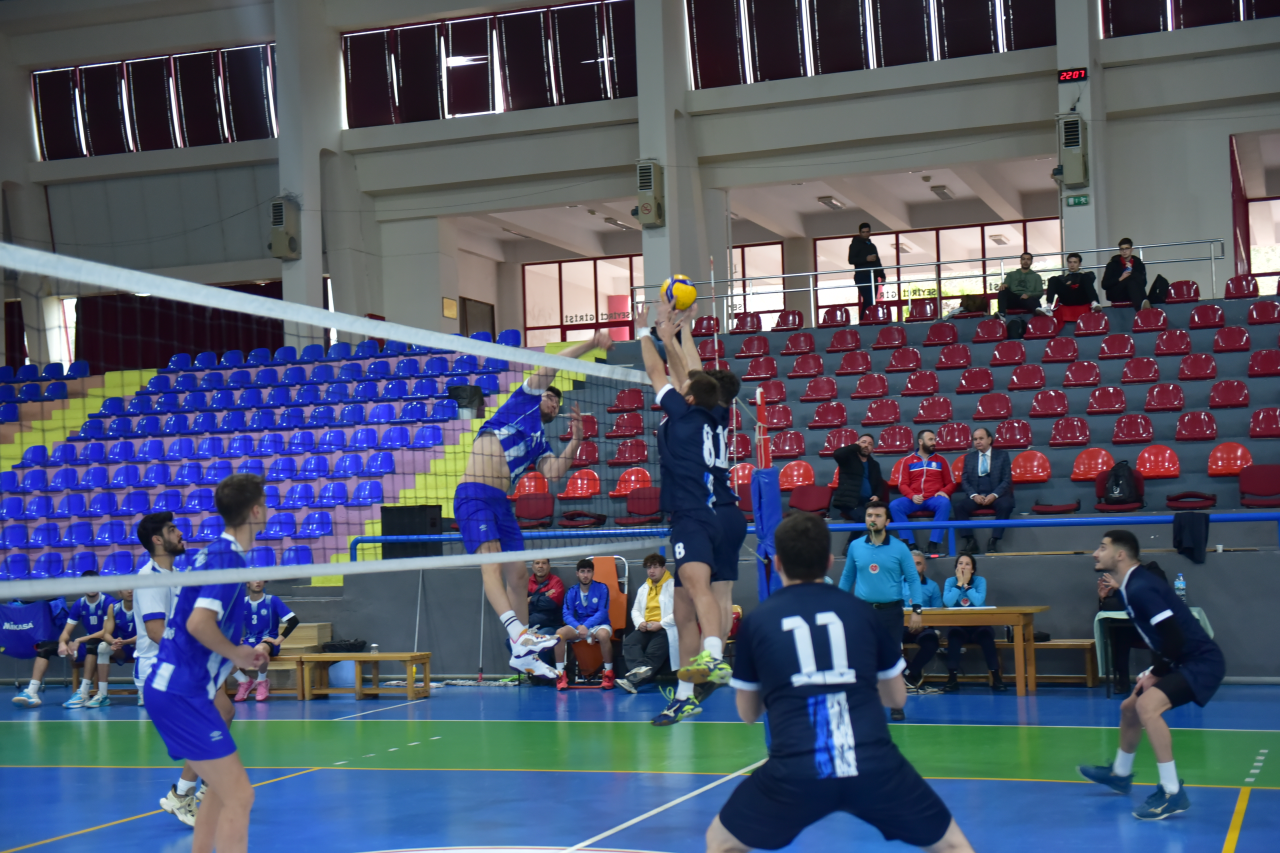 MSKÜ Voleybol Takımı Namağlup Şampiyon