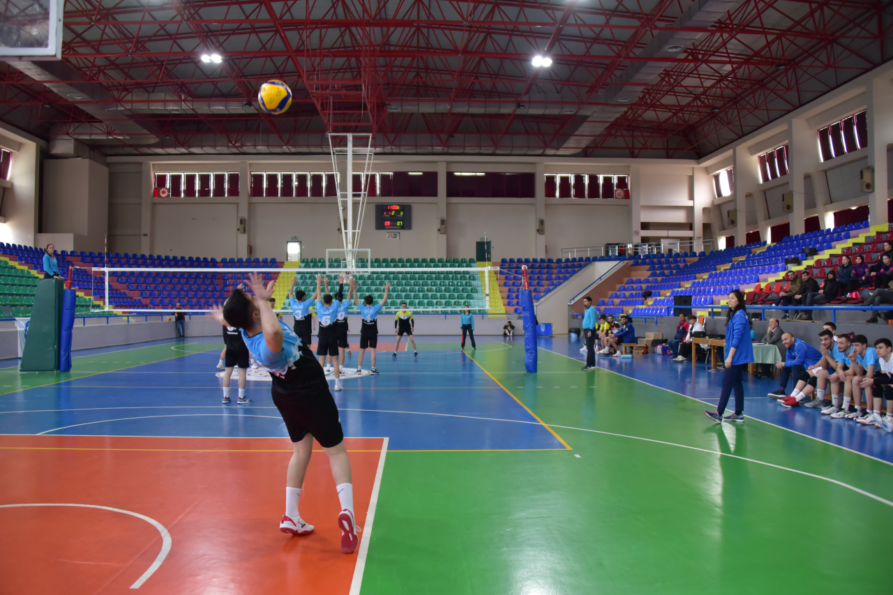 MSKÜ Voleybol Takımı Namağlup Şampiyon