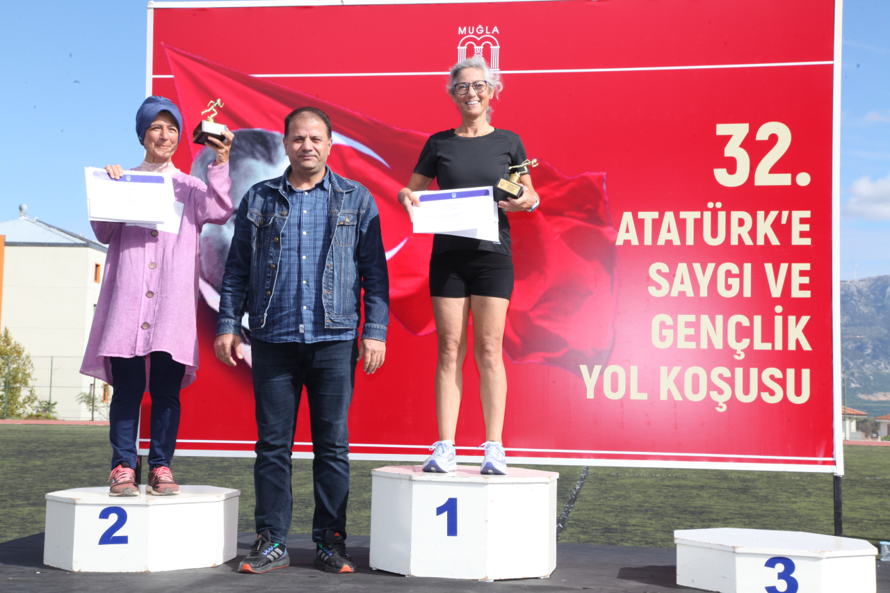 Muğla’da Atatürk’e Saygı Coşkusu: 32. Geleneksel Yol Koşusu Gerçekleştirildi