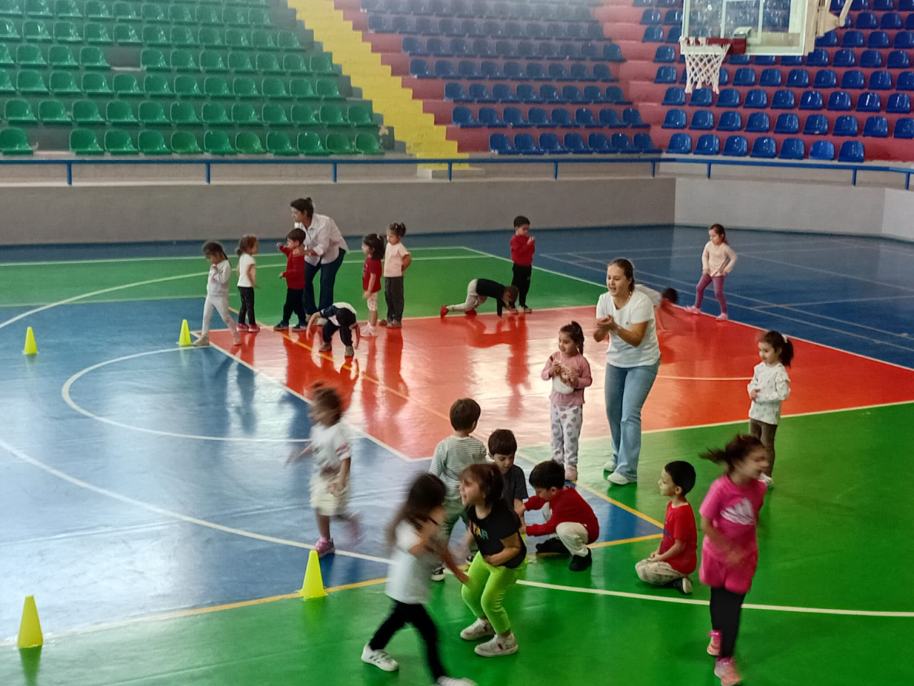  MSKÜ Gündüz Bakımevi Çocukları Spor Salonunda Jimnastik ve Slalomla Eğlendi