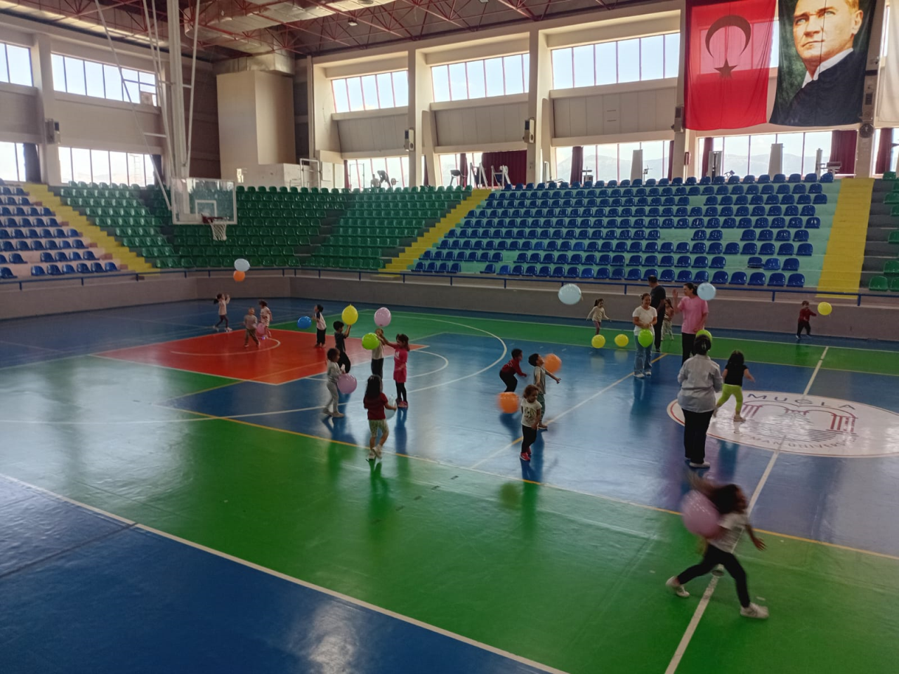  MSKÜ Gündüz Bakımevi Çocukları Spor Salonunda Jimnastik ve Slalomla Eğlendi
