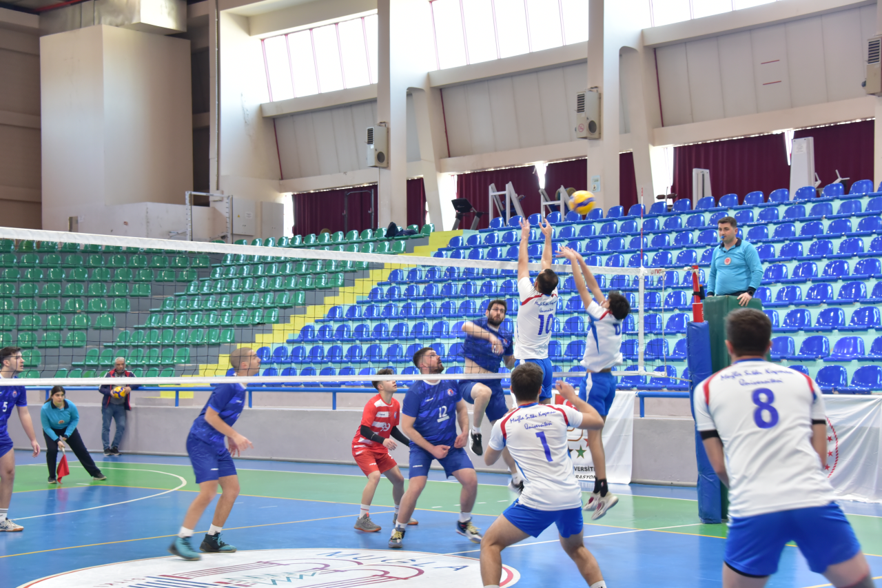 MSKÜ Voleybol Takımı Namağlup Şampiyon