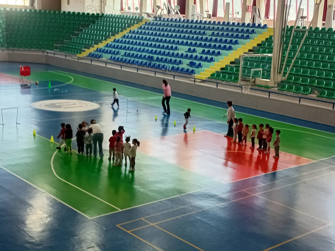  MSKÜ Gündüz Bakımevi Çocukları Spor Salonunda Jimnastik ve Slalomla Eğlendi