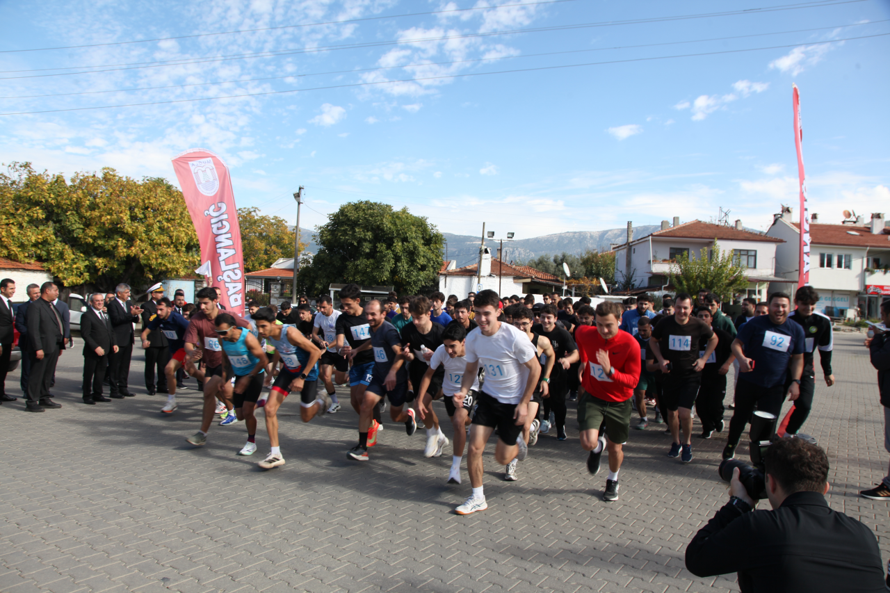 Muğla’da Atatürk’e Saygı Coşkusu: 32. Geleneksel Yol Koşusu Gerçekleştirildi
