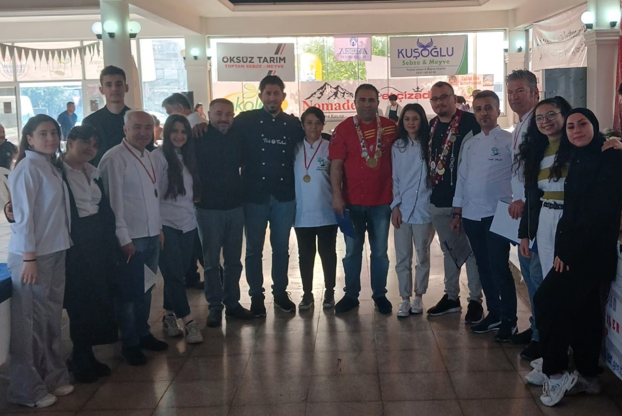 Yüksekokulumuz Aşçılık Programı Öğrencilerimizin Fethiye Ulusal Aşçılık Yarışmasındaki Tarihi Başarıları 