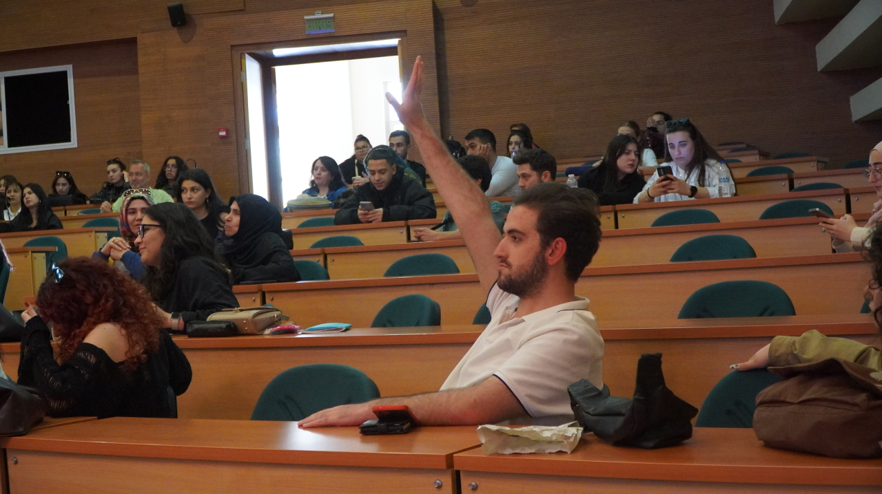 Geçmişten Günümüze Türkiye de Sosyal Politikalar ve Ailenin Önemi Konferansı Gerçekleştirildi