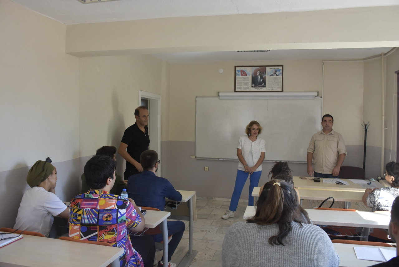 Yüksekokulumuzu Yeni Kazanan Öğrencilerimize Oryantasyon Eğitimleri Verildi