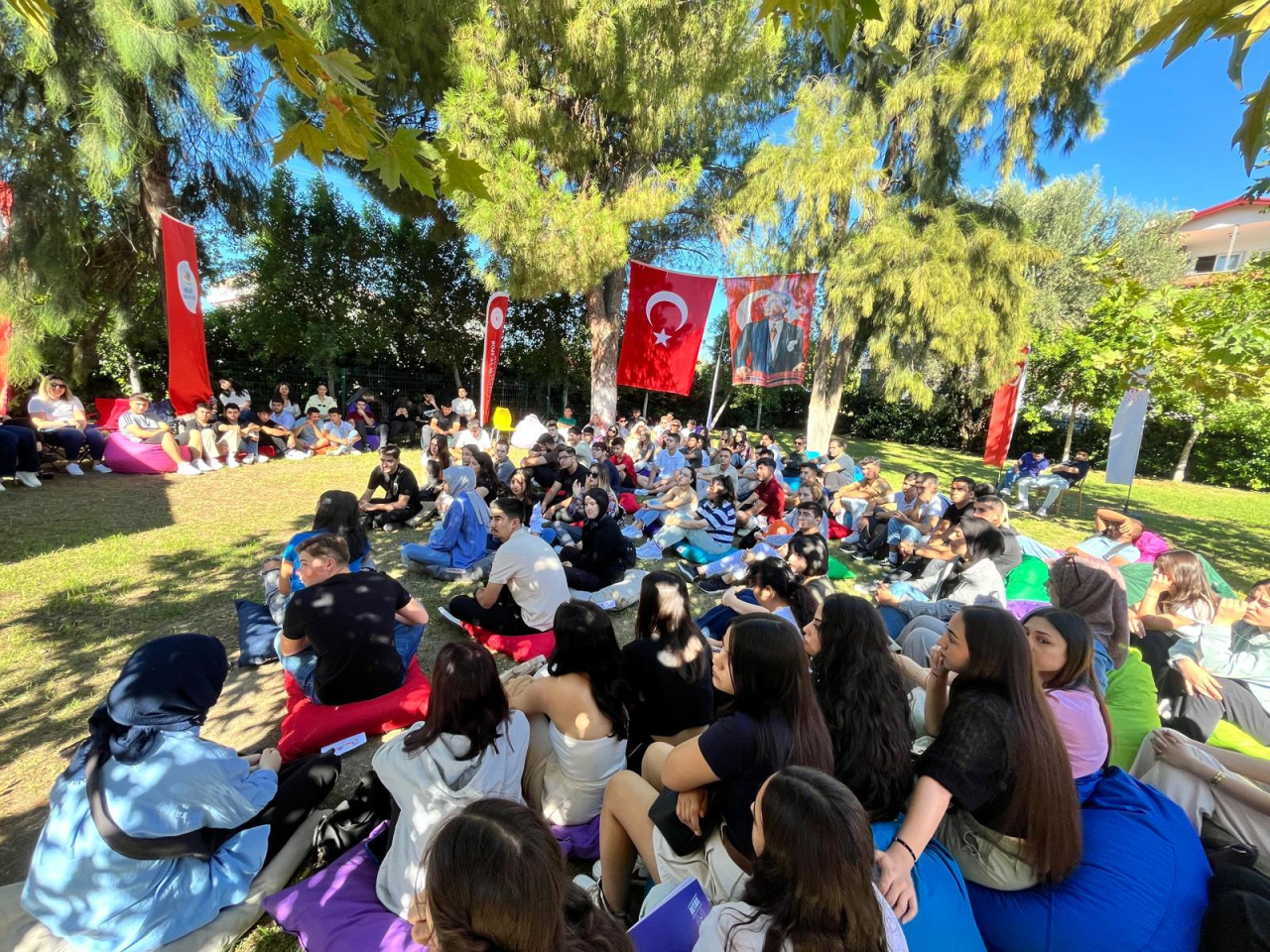 Oryantasyon Eğitimi ve Müdür-Öğrenci Buluşması Gerçekleştirildi.