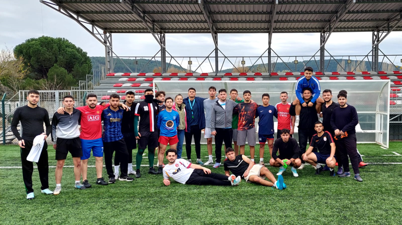 Yüksekokulumuz Futbol takımı Rektörlük Kupası hazırlıklarına başladı.