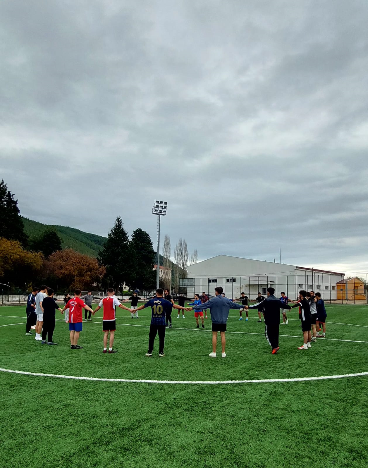 Yüksekokulumuz Futbol takımı Rektörlük Kupası hazırlıklarına başladı.