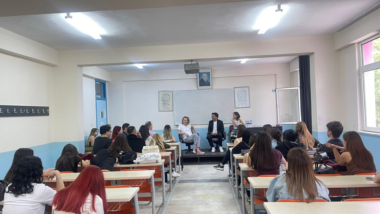 Yüksekokulumuzda Dijital Çağda Marka İletişimi Konuşuldu
