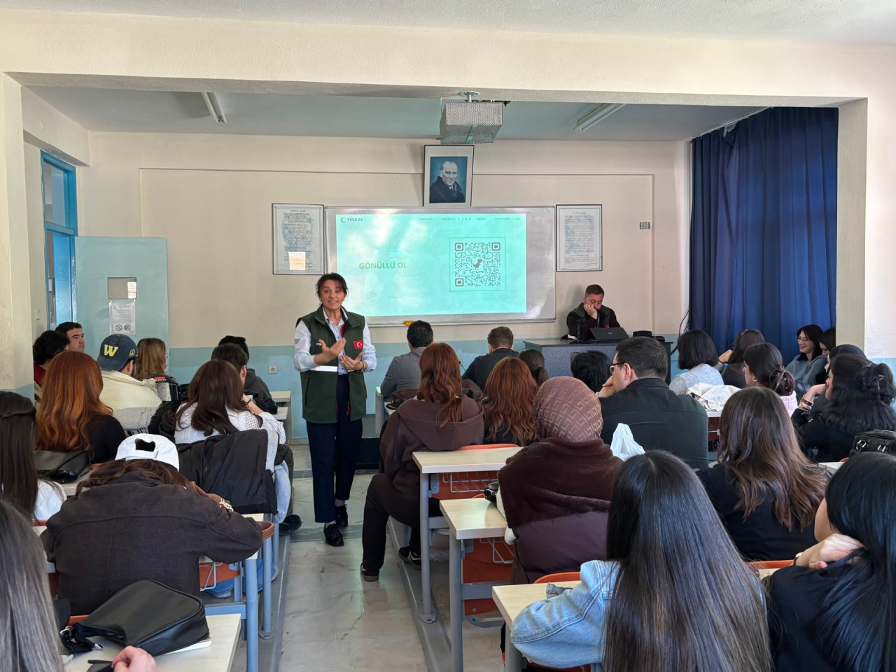 Ula Ali Koçman Meslek Yüksekokulu öğrencilerine bağımlılık eğitimi verildi