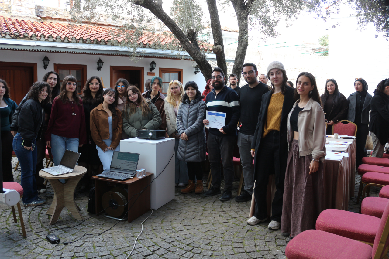 Feminist Çeviri Atölyesi: Dili Yeniden Düşünmek