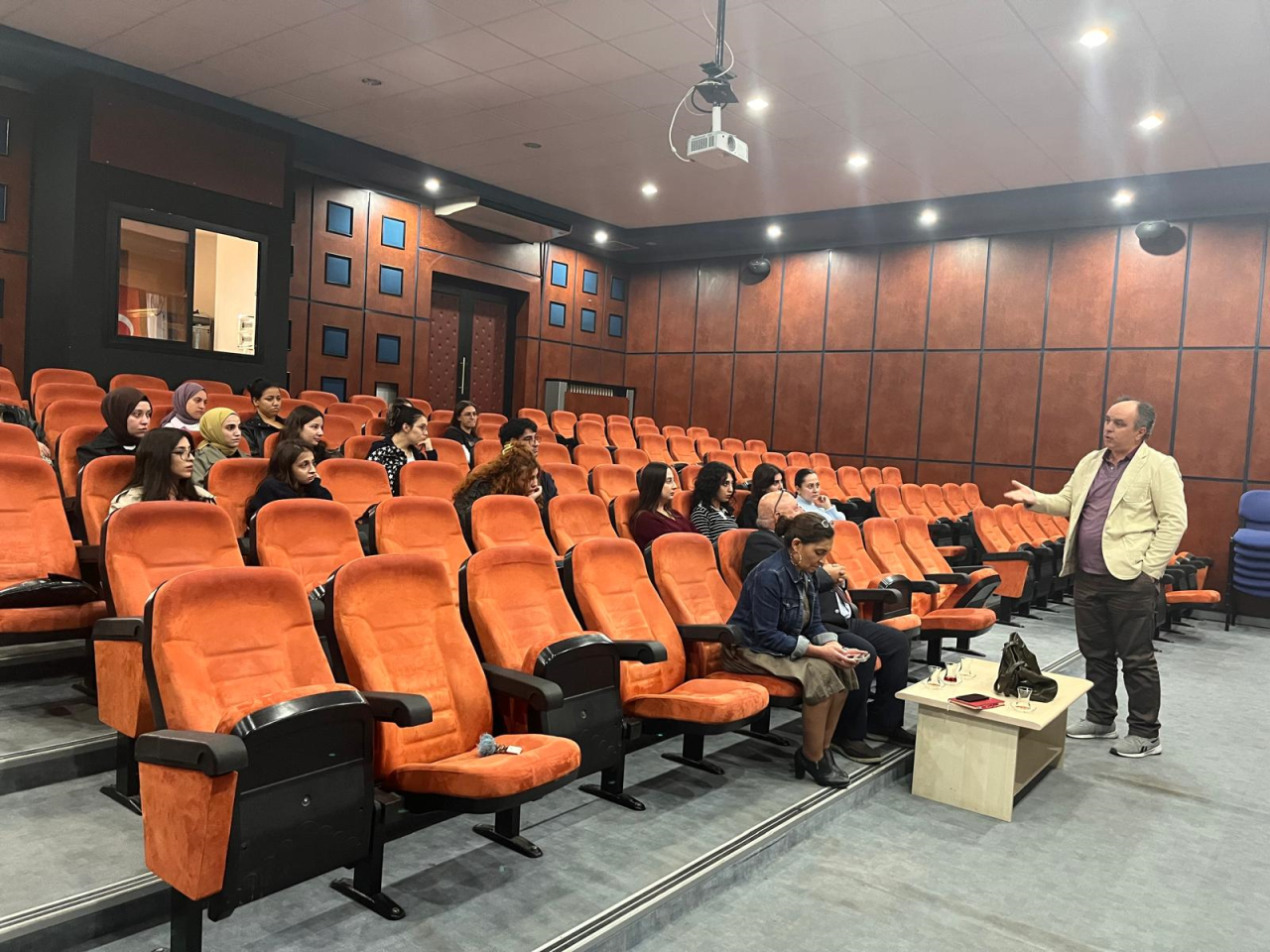 Toplum için El Ele: Sevgi, Saygı ve Dayanışma” Projesi Kapsamında Oryantasyon Toplantısı Gerçekleştirildi