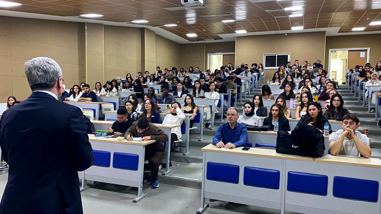 2025–2026 Bahar Yarı Yılı Dekan–Öğrenci Buluşması Gerçekleştirildi