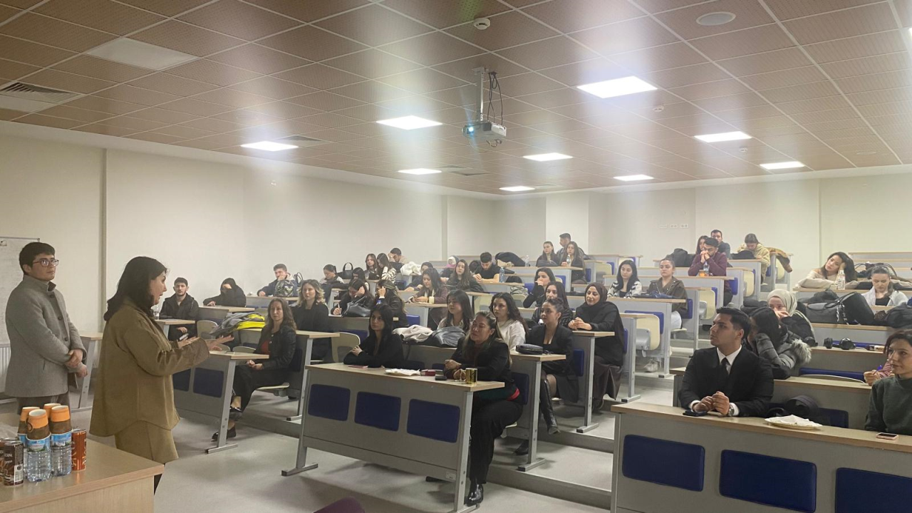 Fakültemizde CV Hazırlama, Mülakat Teknikleri ve Yapay Zeka Semineri Gerçekleştirildi
