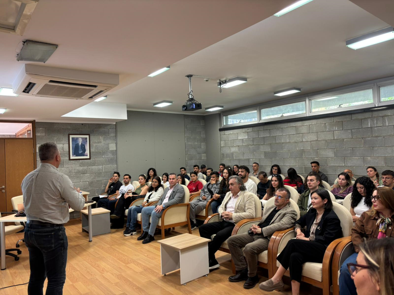 Doğru Tez Konusu Seçimi Üzerine Kritik Seminer