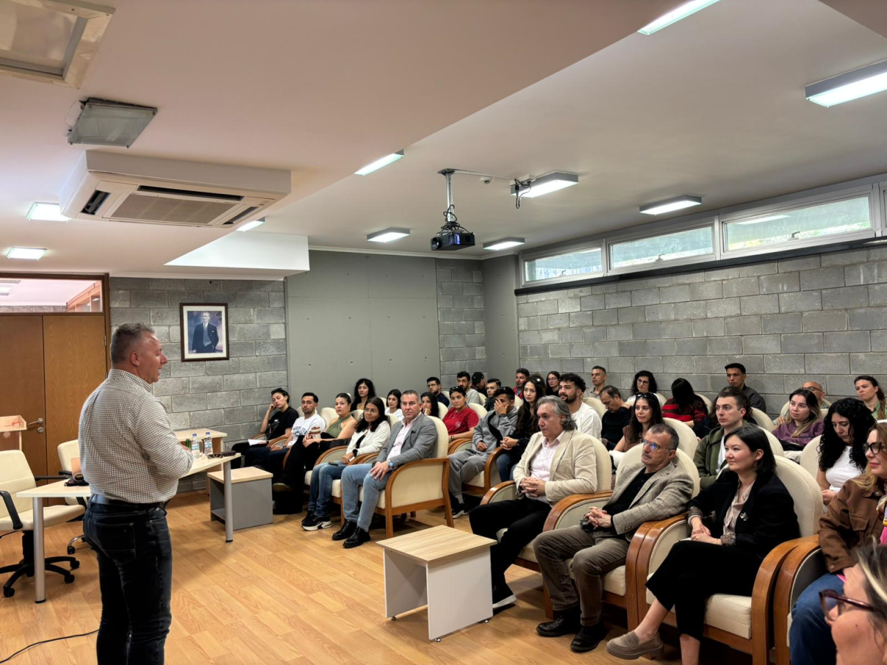 Doğru Tez Konusu Seçimi Üzerine Kritik Seminer