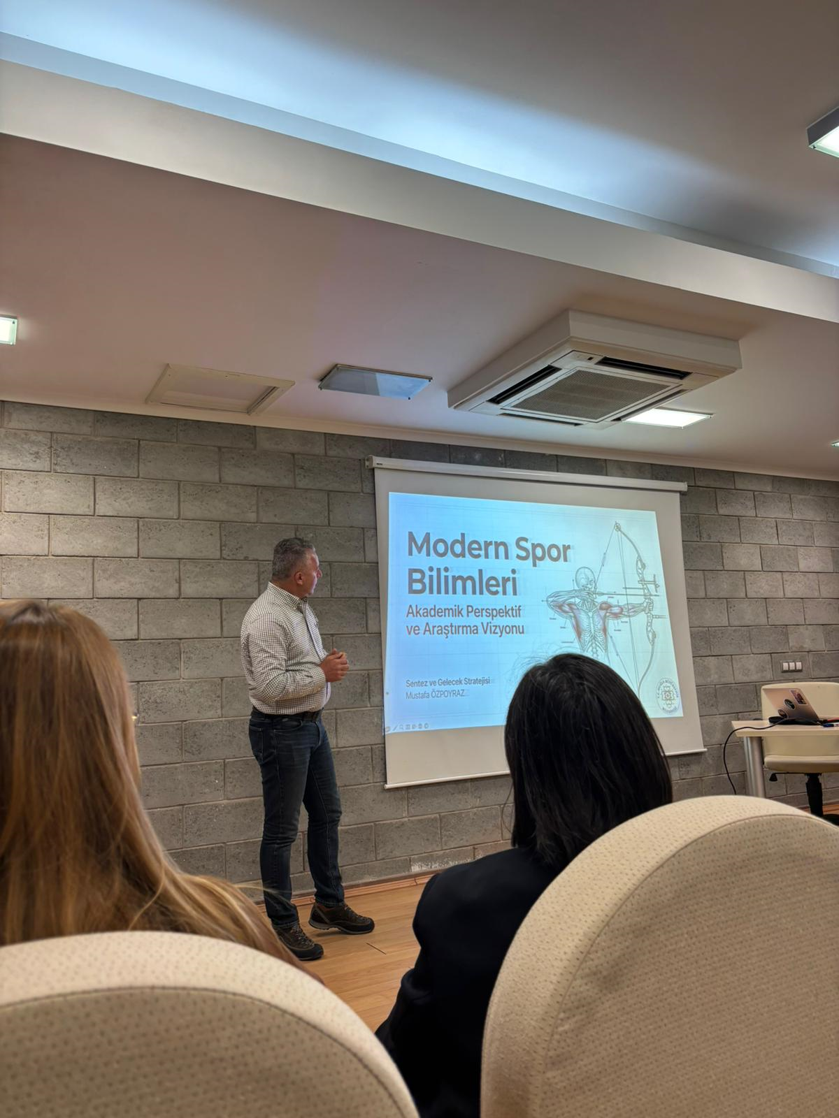 Doğru Tez Konusu Seçimi Üzerine Kritik Seminer