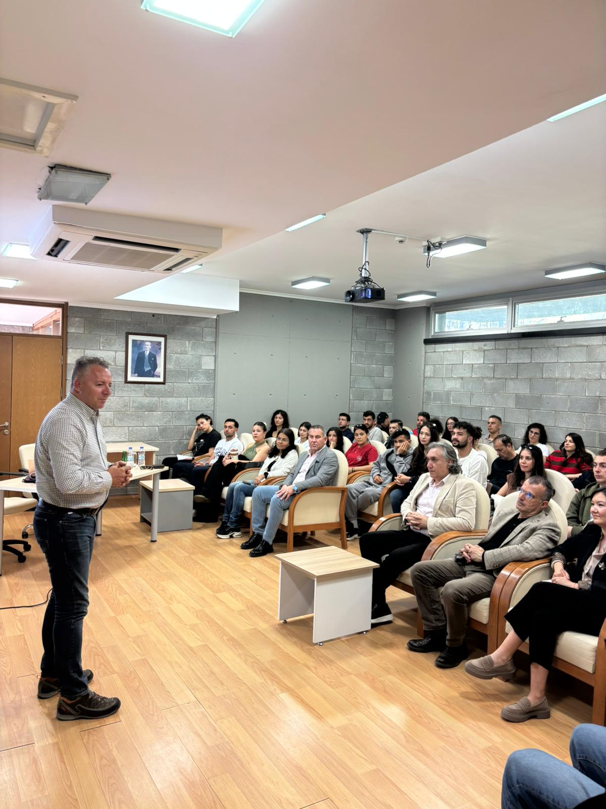 Doğru Tez Konusu Seçimi Üzerine Kritik Seminer