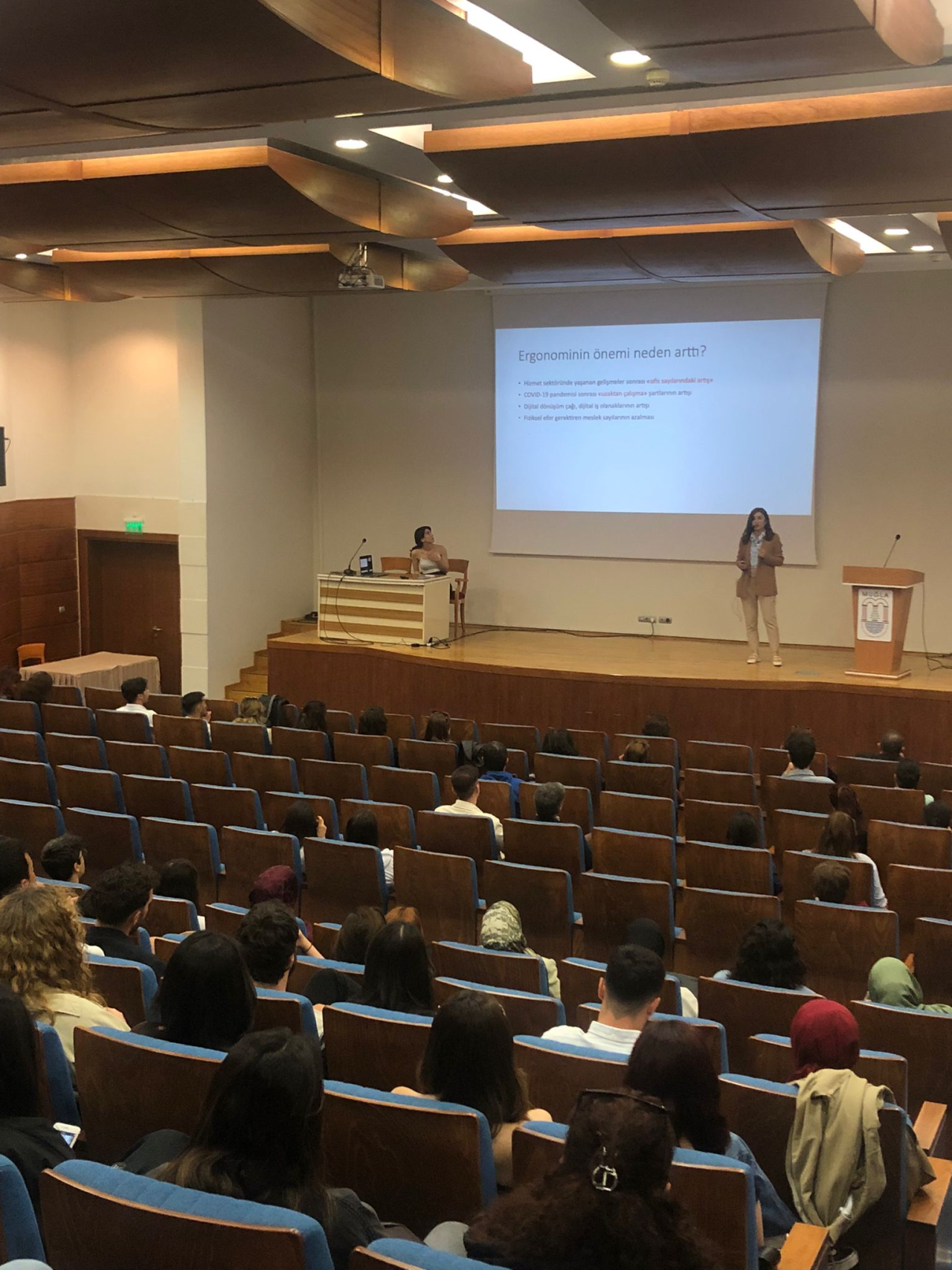 Ofis Çalışanları İçin Koruyucu Ergonomik Prensipler ve Egzersiz Yaklaşımları