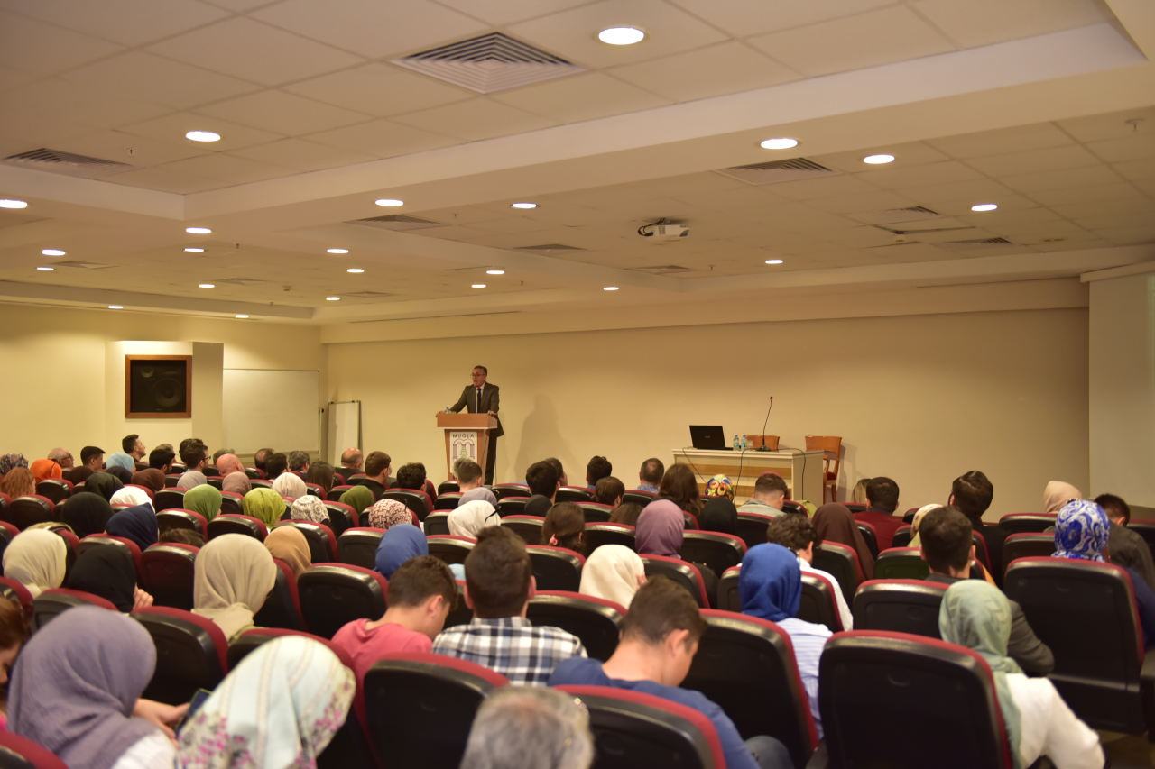 İslam Araştırmalarında Usül: Klasik ve Modern Yaklaşımlara Dair Bir Karşılaştırma Konferansı Verildi