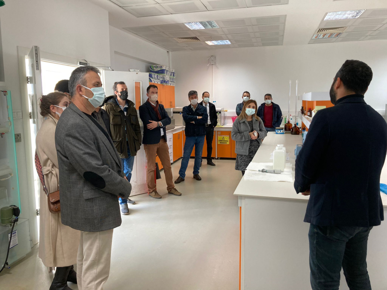 Teknoloji Fakültesi Dekanı Prof. Dr. Hilmi TOKER ve Öğretim Üyeleri ALM bünyesinde kurulan tematik alan laboratuvarlarını ziyaret etti.